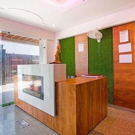 מלון גורגאון Capital O Harish Residency מראה חיצוני תמונה